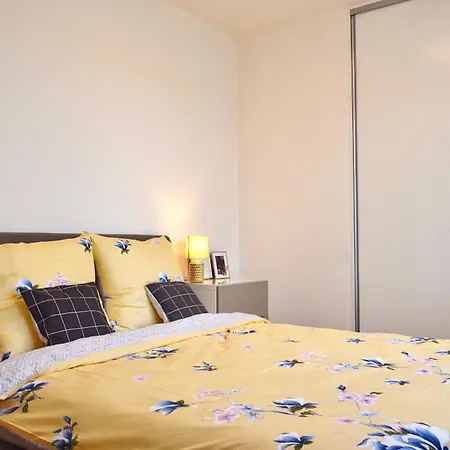 Apartment With Free Parking In Prague Exterior photo